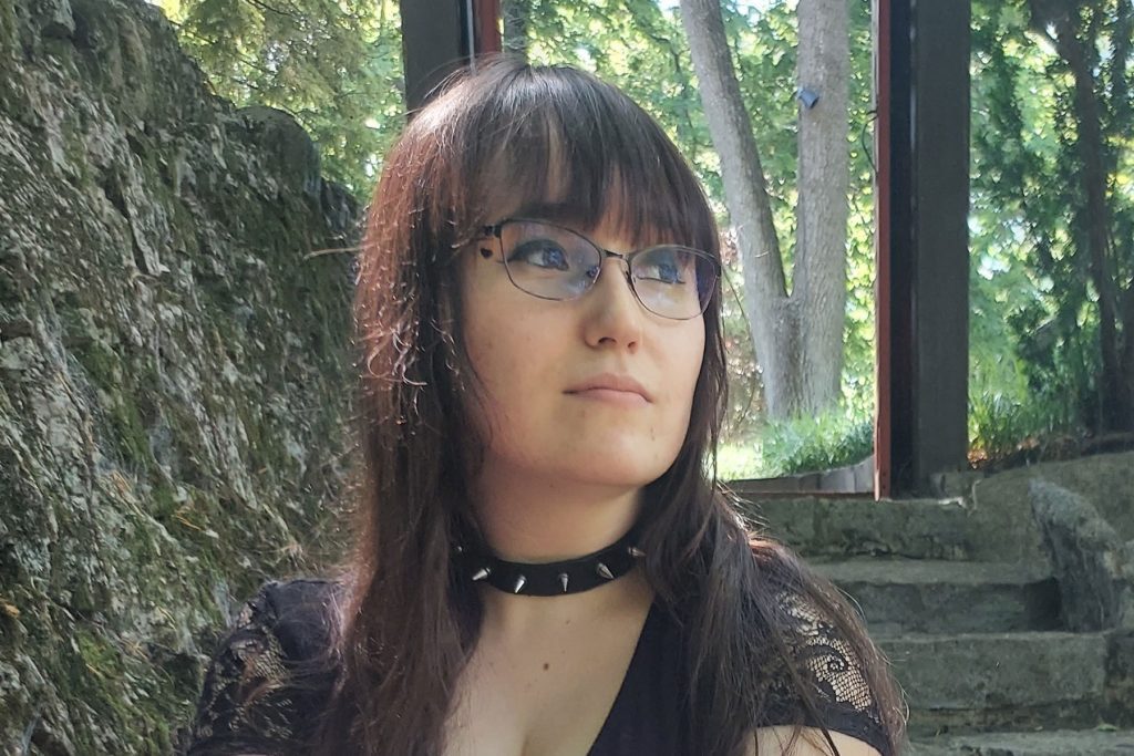 Portrait of a woman.